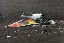 The tail section of First Air flight 6560, which crashed in Resolute Bay on Saturday. (Vincent Desrosiers/CBC)