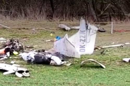 The wreckage of the crashed Diamond DA42 Twin Star (OK-ZZK)